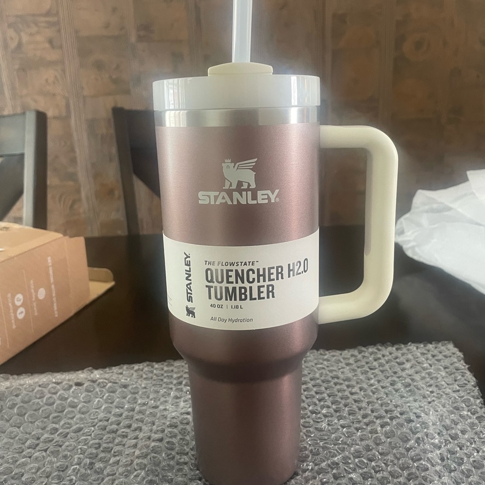 STANLEY 40oz BNWT